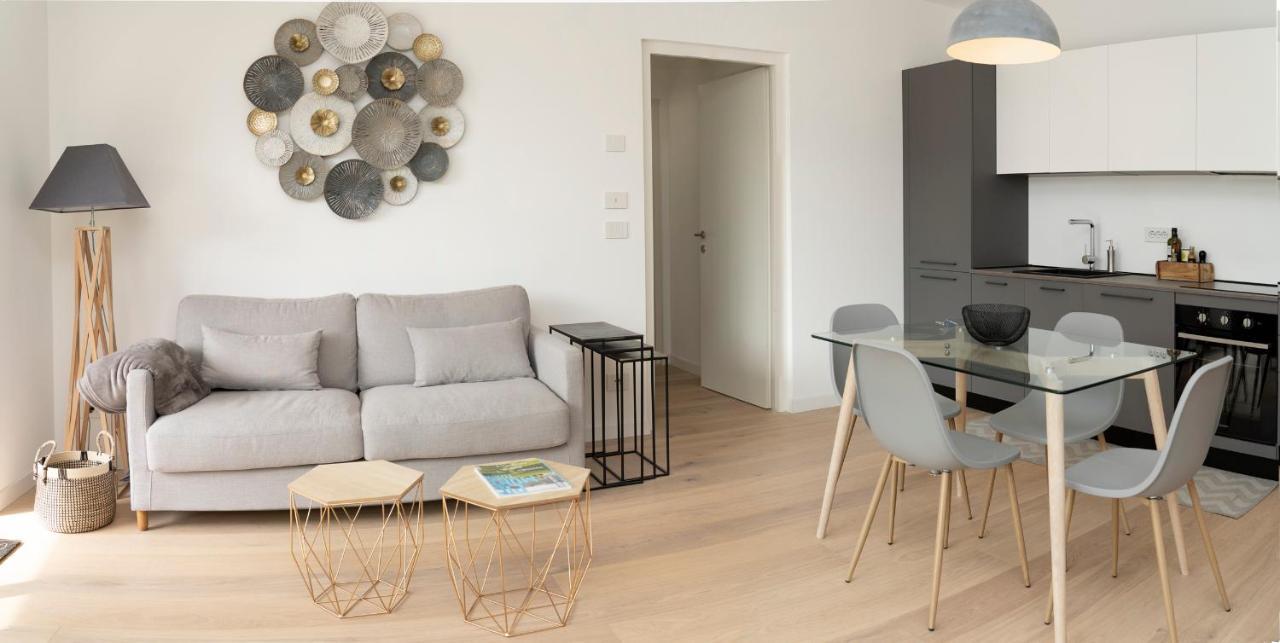 Serviced Apartments By Hotel De Charme Laveno-Mombello Extérieur photo
