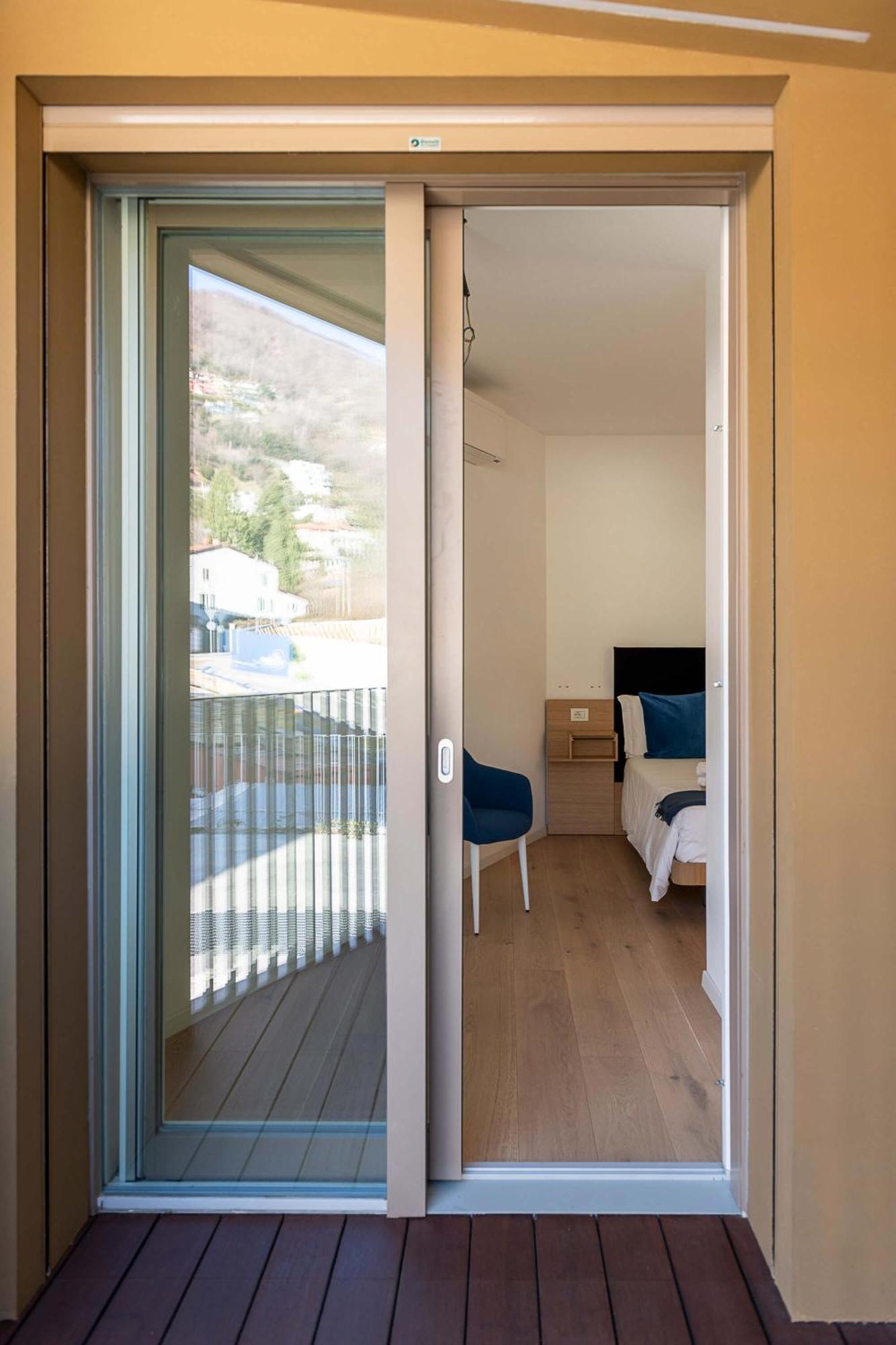 Serviced Apartments By Hotel De Charme Laveno-Mombello Extérieur photo
