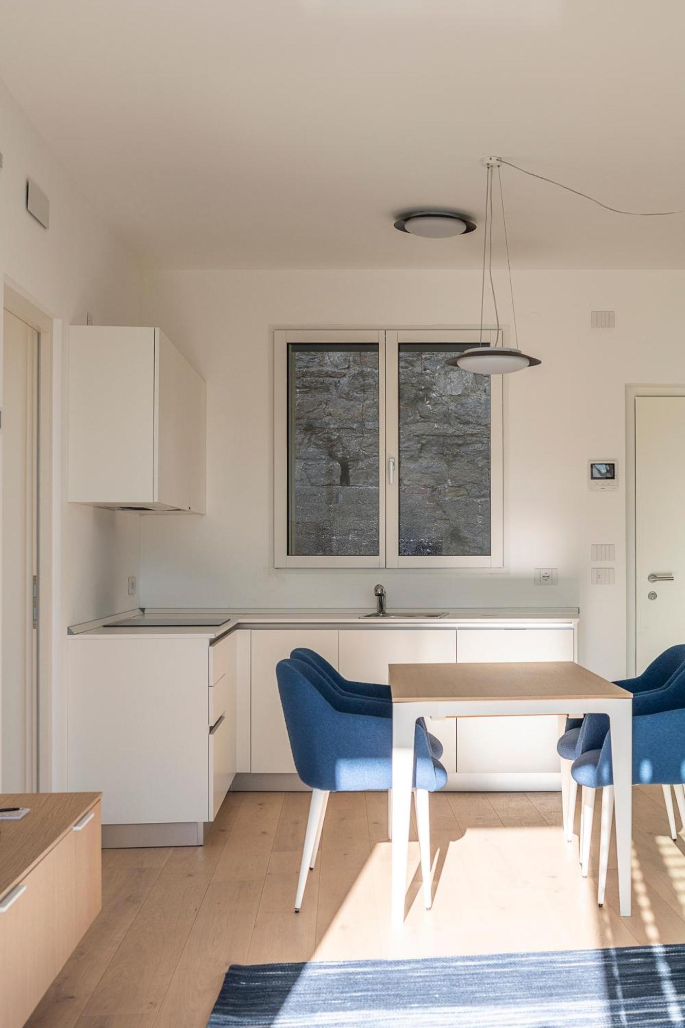Serviced Apartments By Hotel De Charme Laveno-Mombello Extérieur photo