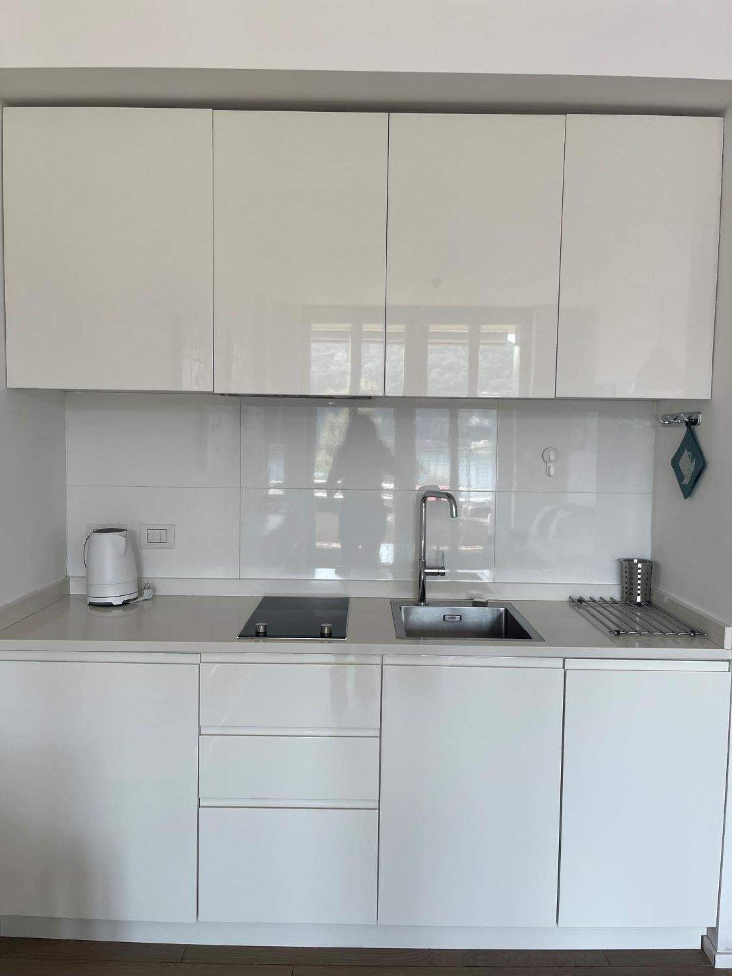 Serviced Apartments By Hotel De Charme Laveno-Mombello Extérieur photo
